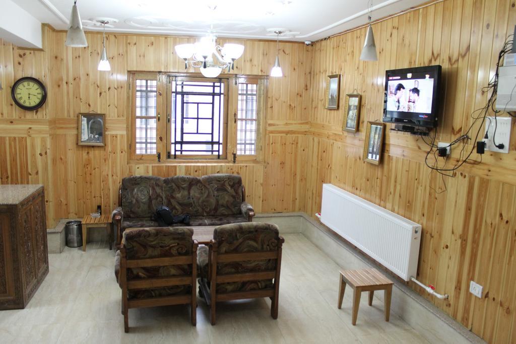 Hotel Barzman Sonamarg Exterior photo