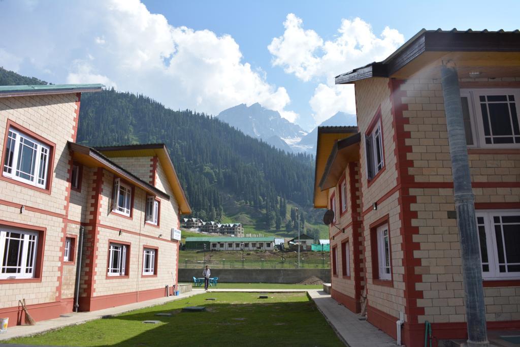Hotel Barzman Sonamarg Exterior photo